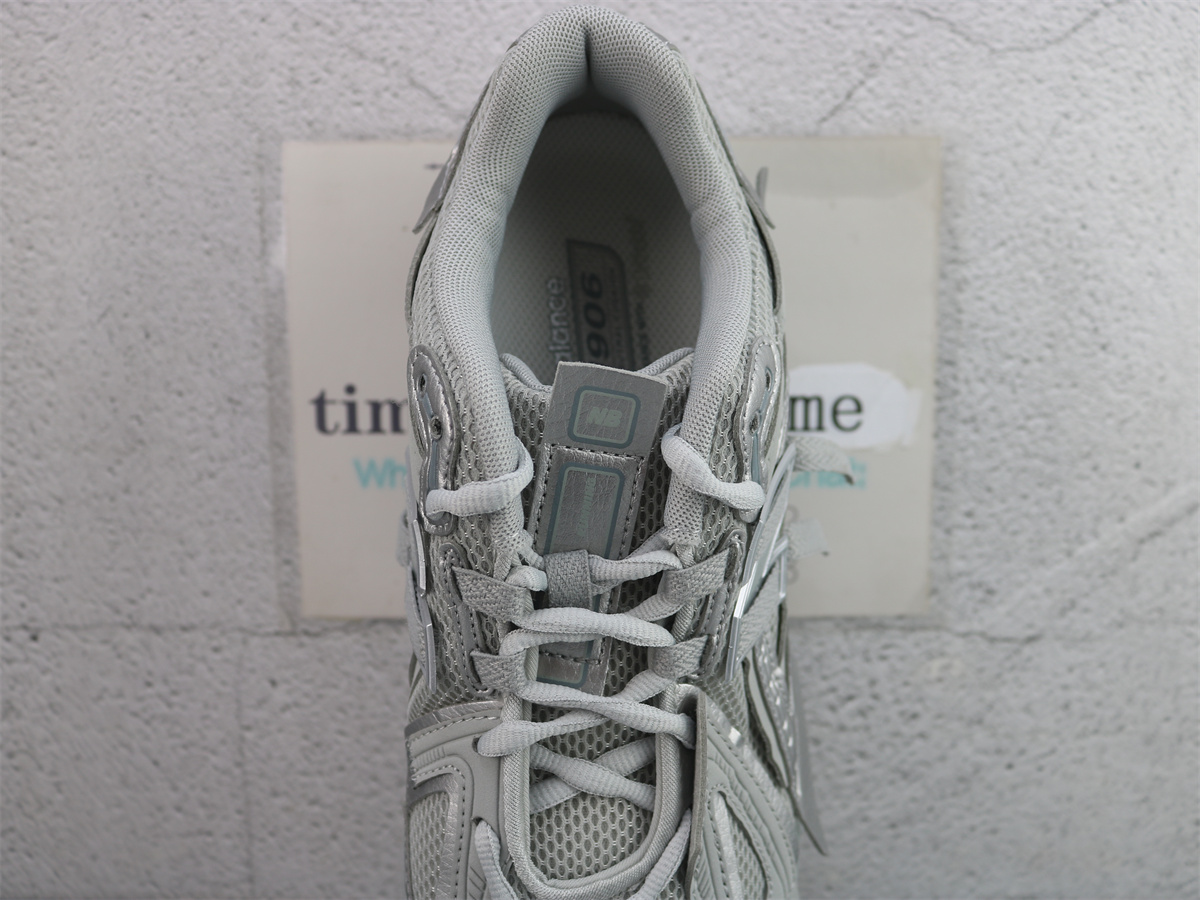 New Balance 1906A Concrete Silver Metallic M1906AG